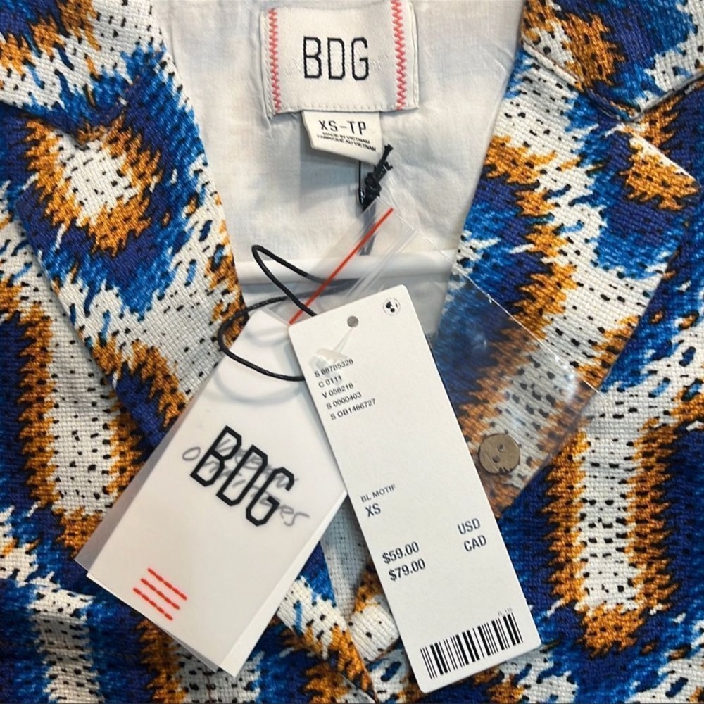 BDG Dylan linen Souvenir button down shirt - Picture 7 of 7